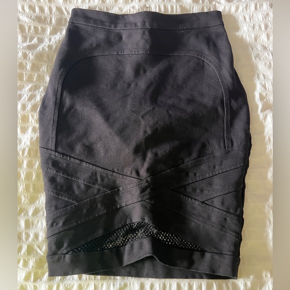 Two piece crop and skirt - Picture 6 of 6